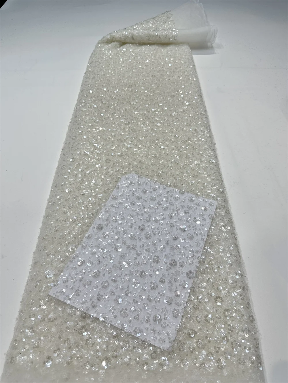 نسيج الدانتيل الأفريقي 2026 ال - مراجعة Glitter Tablecloth وسعره