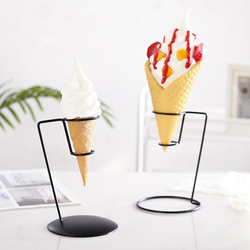 حامل مخروط الآيس كريم الأسود ا - مراجعة Cotton Candy Cone وسعره